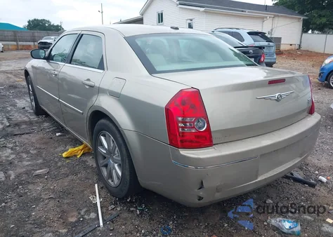 2009 Chrysler 300 Touring/Signature Series/Executive Series z USA, uszkodzony, nr VIN 2C3KA53V69H592530